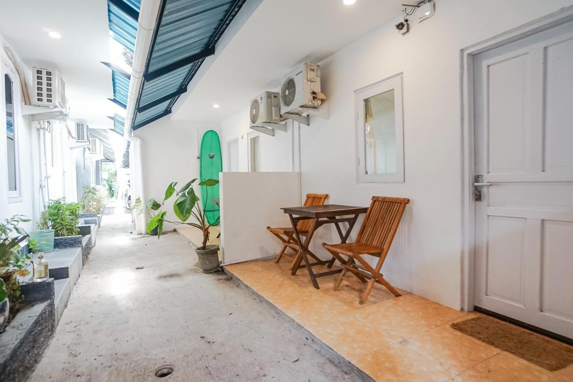 Kos 168 Jimbaran Hotel Bagian luar foto